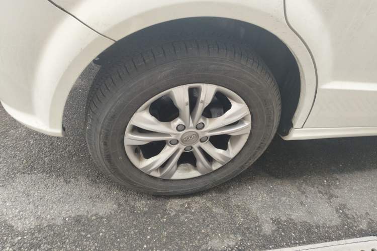 Used BYD e6 2017 400 Luxury Edition Exterior 5