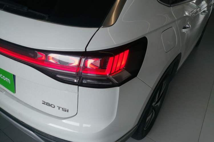 Used Volkswagen Tayron 2023 280TSI Two-Wheel-Drive Luxury Plus Advanced Version
