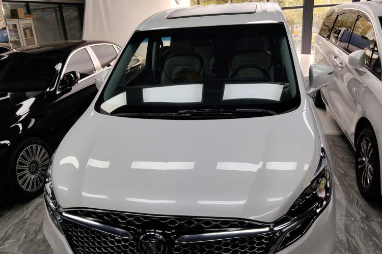 Used Buick GL8 2022 ES Landtrek 653T Comfort Edition Front