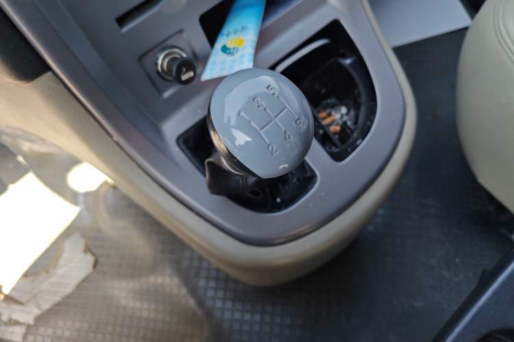 Used Jinbei Grace 2013 2.0L Zhi Ling Standard 7-Seater All-Games Commemorative Version China IV Standard