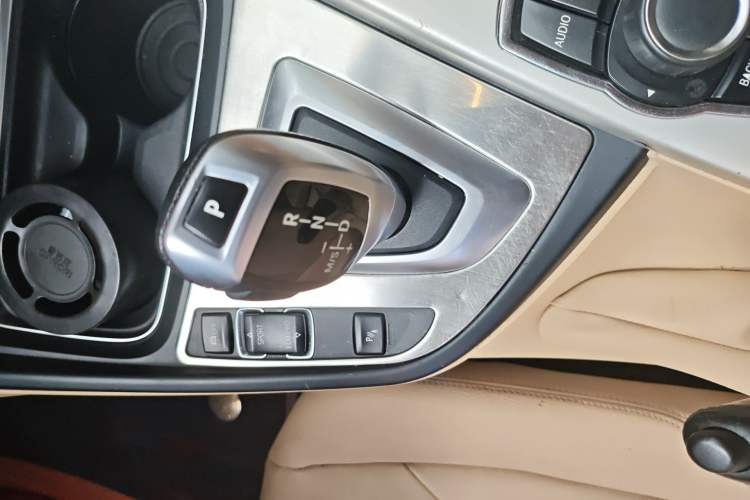 Used BMW 3 Series 2014 320Li Fashion Model Gear Lever