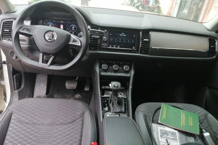 Used Skoda Kodiaq 2019 Restyled TSI330 7-Seater Two-Wheel Drive Comfort Edition China VI Standard Center Console