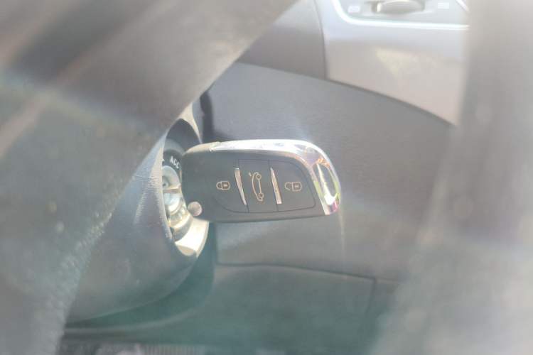 Used Hyundai Elantra (5th Generation / Langdong) 2016 1.6L Automatic Smart Version
