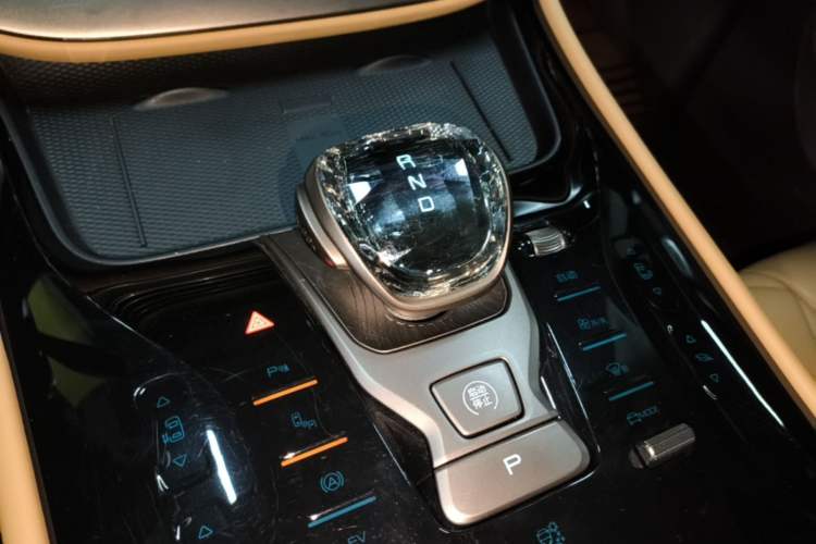 Used Denza D9 2022 DM-i 970 Four-Wheel Drive Prestige Model