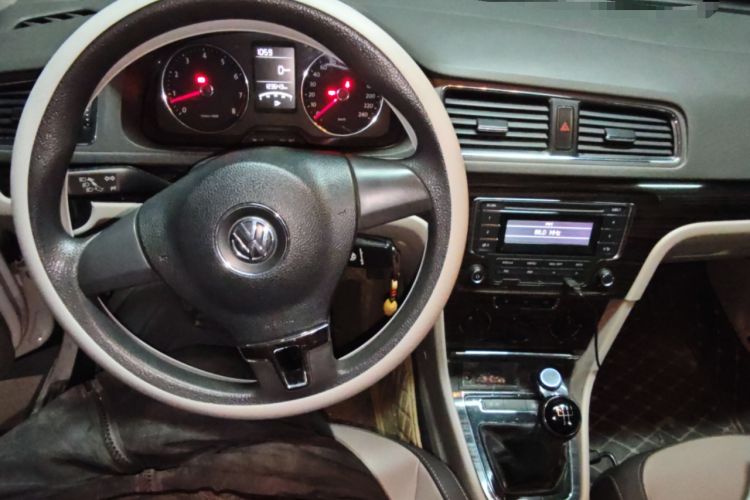 Used Volkswagen Gran Lavida 2013 1.4 TSI Manual Comfort Model Steering Wheel