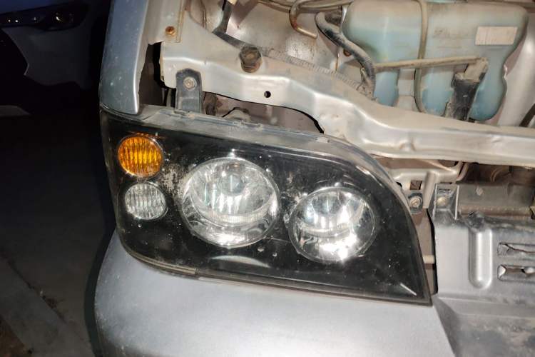 Used Dongfeng Xiaokang K07 2010 1.0L Gold Diamond Standard Model EQ465i-21 3U
