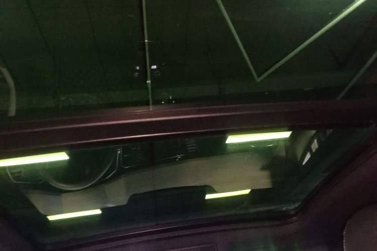 Used Volkswagen T-ROC 2019 280TSI DSG Four-Wheel Drive Luxury Version China V Standard