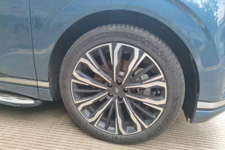 Used Dongfeng eπ eπ008 2024 210Max Range-Extended Version 6 Seats
