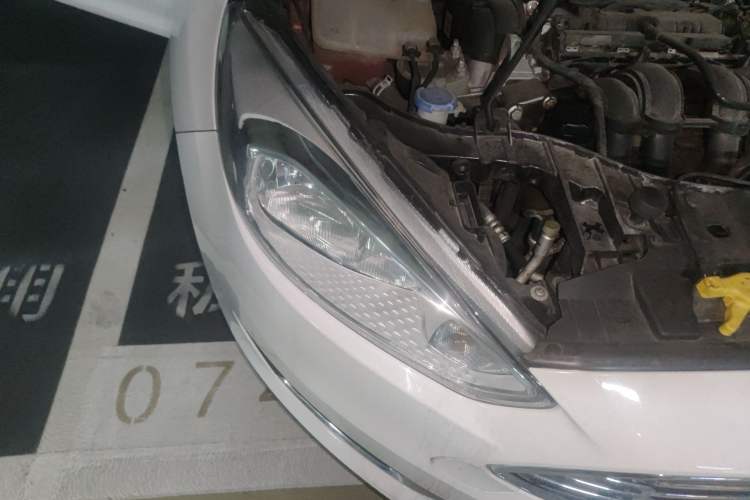 Used Ford Focus 2015 Sedan 1.6L Automatic Trend Model Right Front Headlight