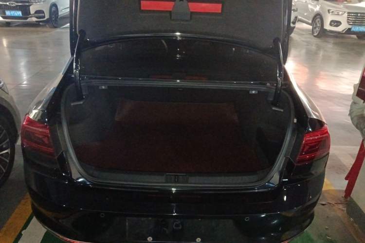 Used Volkswagen Magotan 2020 330TSI DSG Luxury Edition Trunk