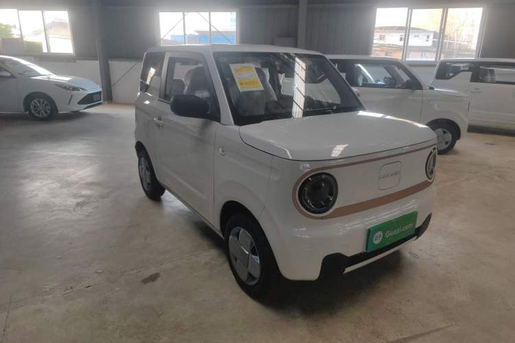 Used Geely Galaxy Panda 2024 Panda Mini 200km Endurance Bear Front Right 45 Deg