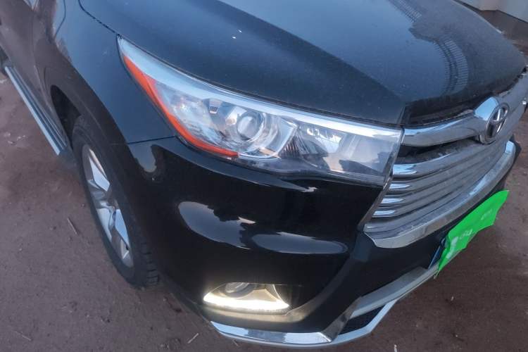 Used Toyota Highlander 2015 2.0T Four-Wheel Drive Luxury Navigation Version with 7 Seats
