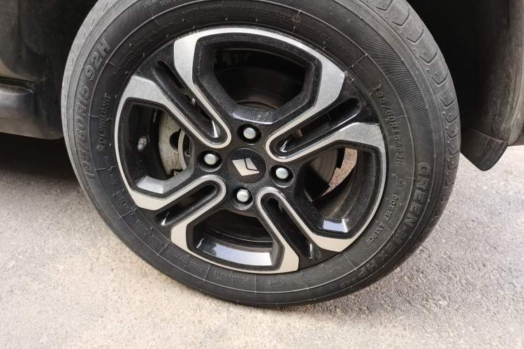 Used Baojun Spark 2023 Flagship Edition Right Front Wheel Hub