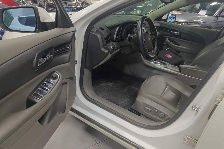 Used Chevrolet Malibu 2014 2.0L Automatic Luxury Edition Driver Seat