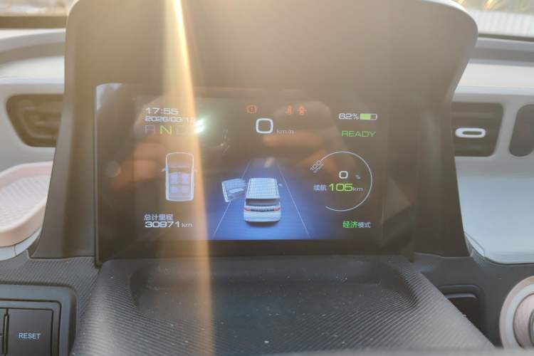 Used Wuling Hongguang MINIEV 2022 Macaron Premium Model – Lithium Iron Phosphate
