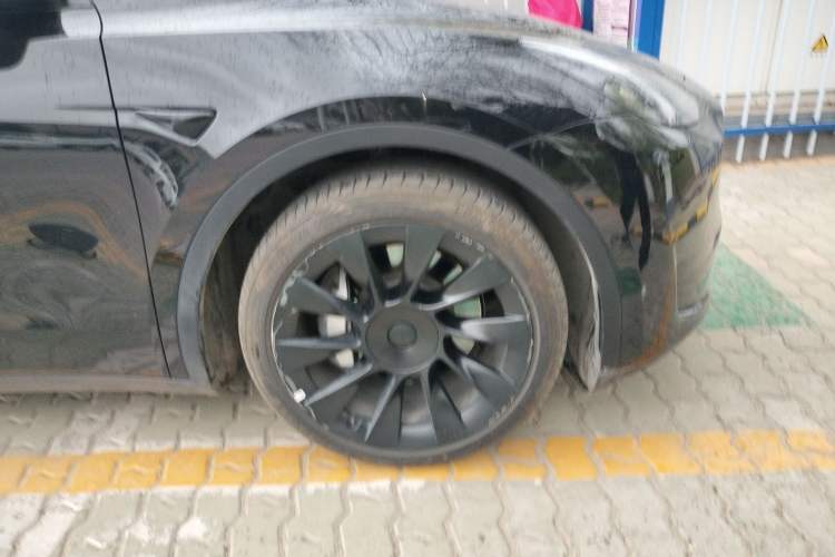 Used Tesla Model Y 2022 Revised Version Rear-Wheel Drive Right Front Wheel Hub