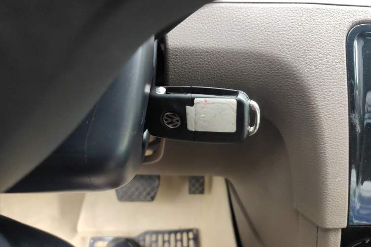 Used Volkswagen Bora 2014 1.6L Automatic Comfort Model Interior 1