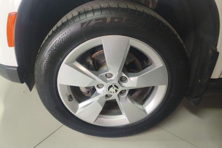 Used Skoda Yeti 2014 1.8TSI DSG Polar Edition Left Front Wheel Hub