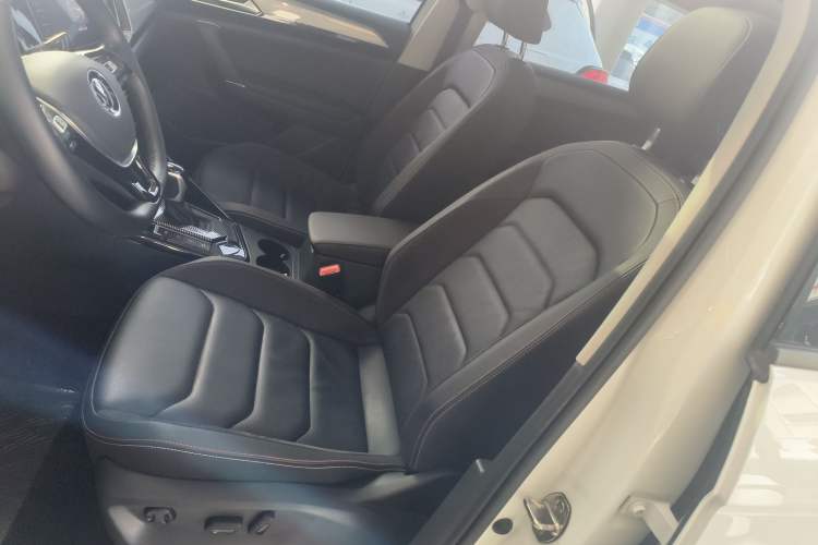 Used Volkswagen Tayron 2022 280TSI Two-Wheel Drive Luxury Smart Connectivity Version Left Front Seat