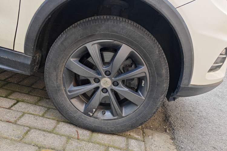 Used BYD Yuan New Energy 2018 EV360 Smart Connect Shangkoo Model Right Front Wheel Hub