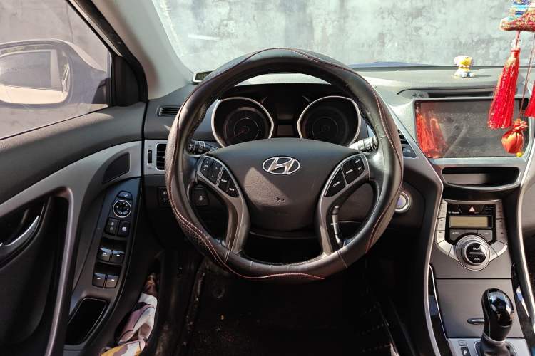 Used Hyundai Elantra (5th Generation / Langdong) 2015 1.6L Automatic Luxury Model Steering Wheel