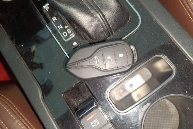 Used Yema T70 2016 Upgraded Model 1.8T CVT Flagship Edition
