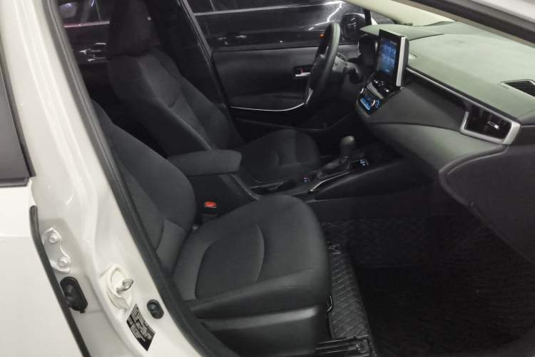 Used Toyota Corolla 2021 Dual-Motor 1.8L E-CVT Elite Edition Right Front Seat