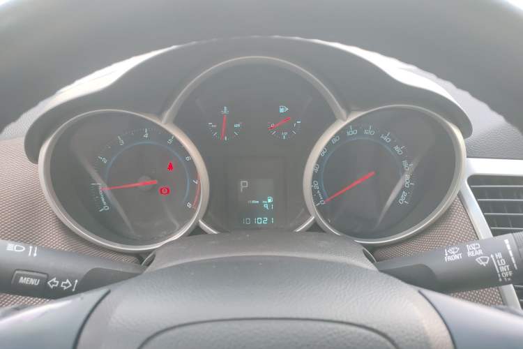 Used Chevrolet Cruze 2013 Hatchback 1.6L Automatic Luxury Model Instrument Cluster