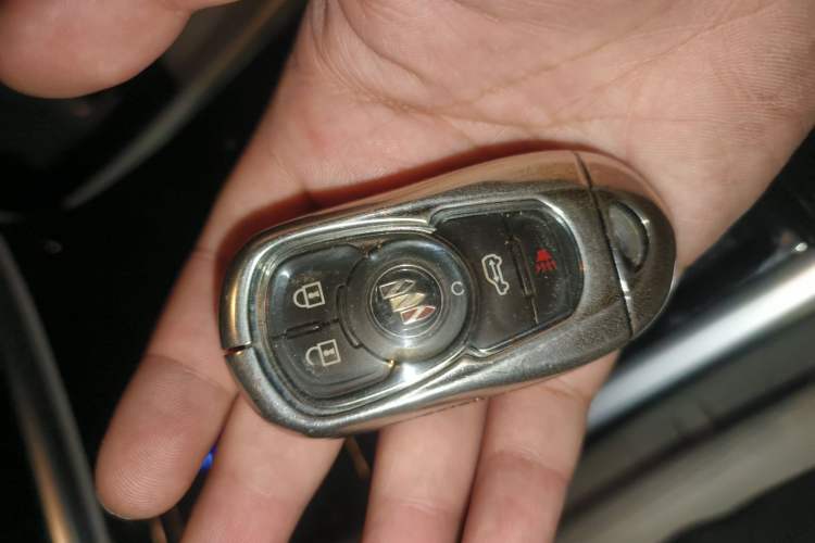 Used Buick GL8 2021 Land Cruiser Executive Class 652T Luxury Model
