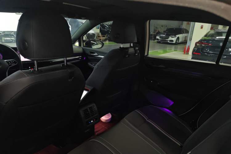 Used Volkswagen Golf 2023 Facelift 280TSI DSG R-Line Lite Headliner