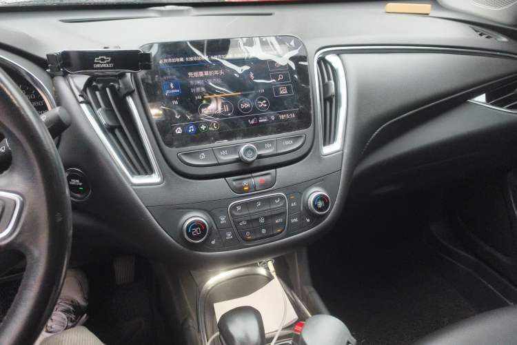 Used Chevrolet Malibu XL 2021 535T Automatic Sport Edition Audio And AC Panel