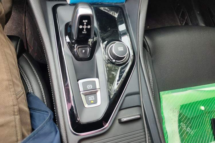 Used Lynk & Co 03 2021 1.5TD DCT JingPlus Gear Lever
