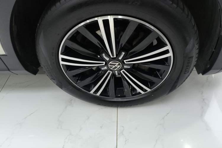 Used Volkswagen Tiguan L 2021 330TSI Automatic Two-Wheel Drive Smart Edition Right Front Wheel Hub