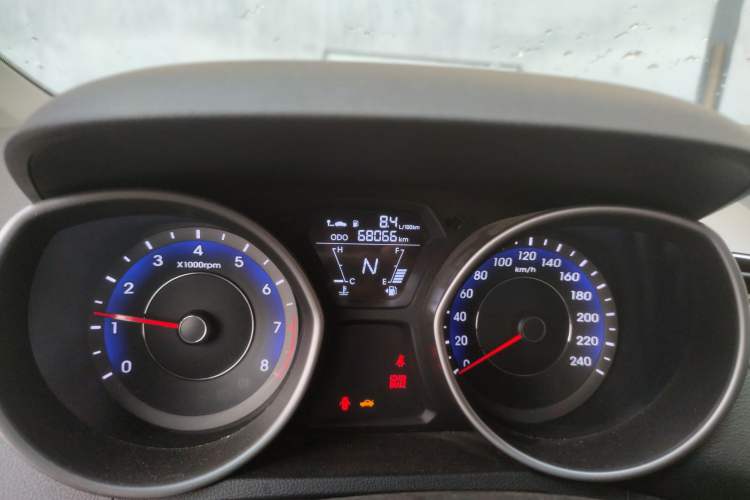 Used Hyundai Elantra (5th Generation / Langdong) 2012 1.6L Automatic Fashion Edition Odometer Close Up