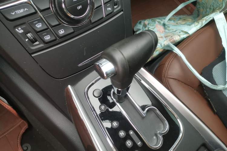 Used Hongqi H7 2015 2.0T Luxury Model
