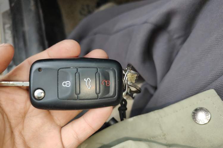 Used Volkswagen Lavida 2013 Revised Classic 1.6L Automatic Fashion Edition Vehicle Key