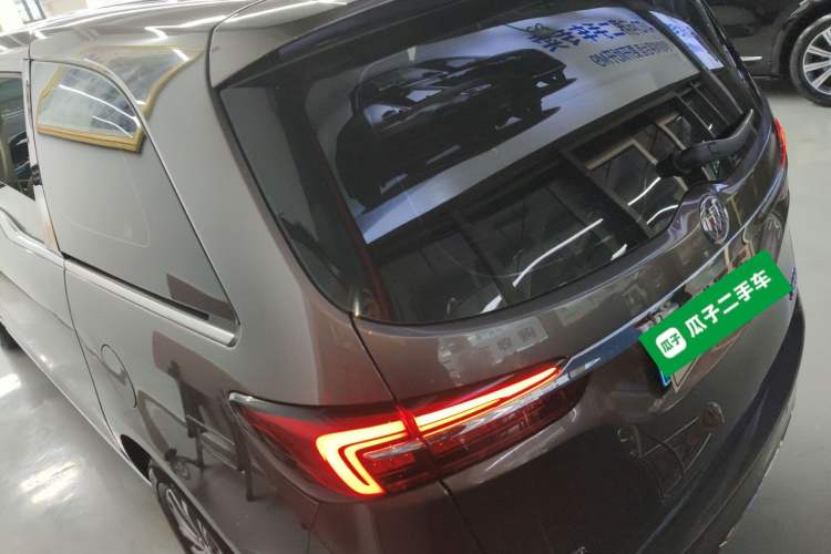 Used Buick GL8 2023 Land Executive Class Smart Enjoyment Model
