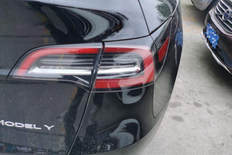 Used Tesla Model Y 2022 Revised Version Long-Range All-Wheel Drive Exterior 3