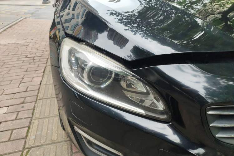 Used Volvo V60 2014 T5 Zhiya Edition
