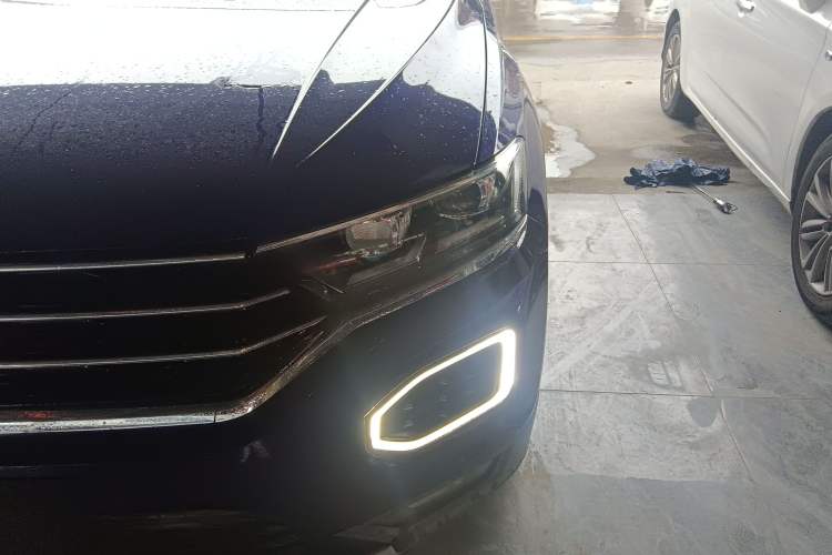 Used Volkswagen T-ROC 2018 280TSI DSG Two-Wheel-Drive Comfort Version China V Standard