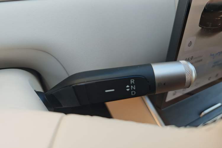 Used ONVO Luxeed L90 2025 Model—Max Six-Seater Version