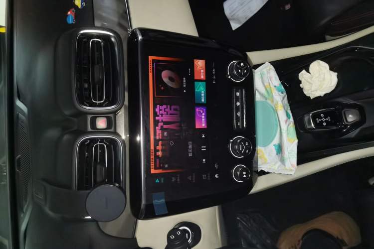 Used Lynk & Co 02 2018 1.5T DCT Two-Wheel Drive Zhaopu Version China V Standard Audio And AC Panel