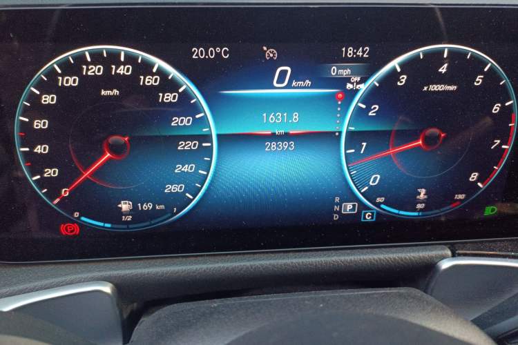 Used Mercedes-Benz GLB 2023 GLB 220 Sport Edition Odometer Close Up