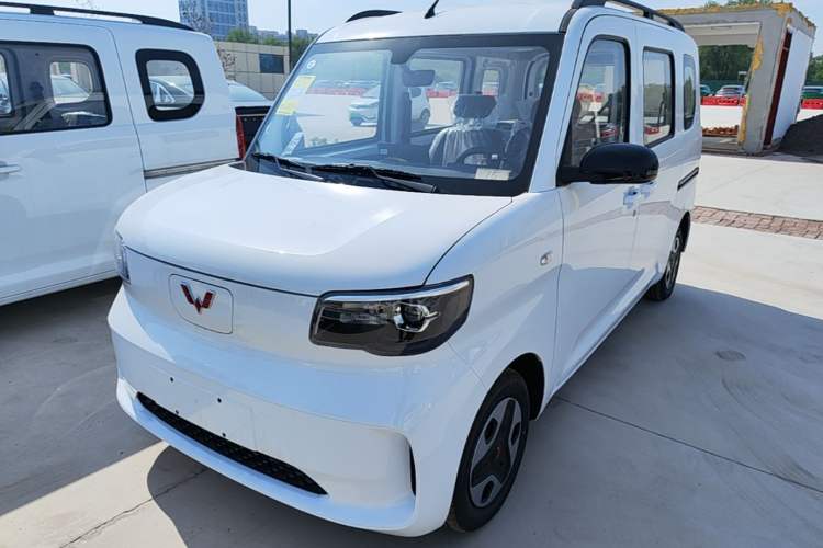 Used Wuling Zhiguang New Energy 2025 Model 305km Ambitious Edition