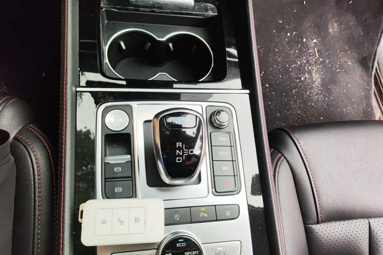 Used BYD Tang New Energy 2018 DM 2.0T All-Wheel Drive Smart Connect Advanced Model 7 Seats China V Emission Standard Gear Lever