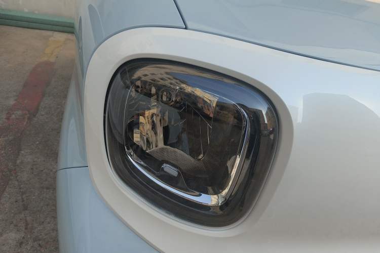 Used Bestune Pony 2026 Model 222km Cute Horse Plus Right Front Headlight