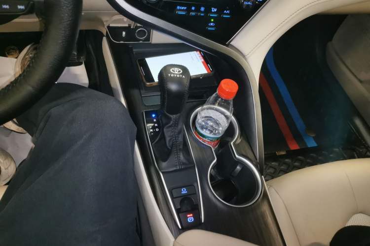 Used Toyota Camry 2021 2.0G Luxury Edition
