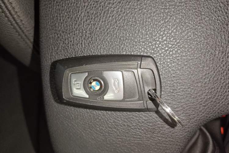 Used BMW 3 Series 2016 316Li Fashion Model
