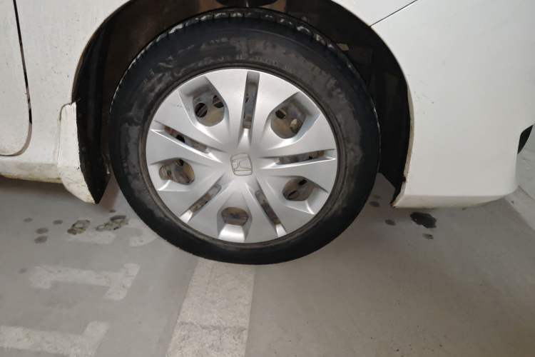 Used Honda Greiz 2016 1.5L CVT Classic Edition Right Front Wheel Hub