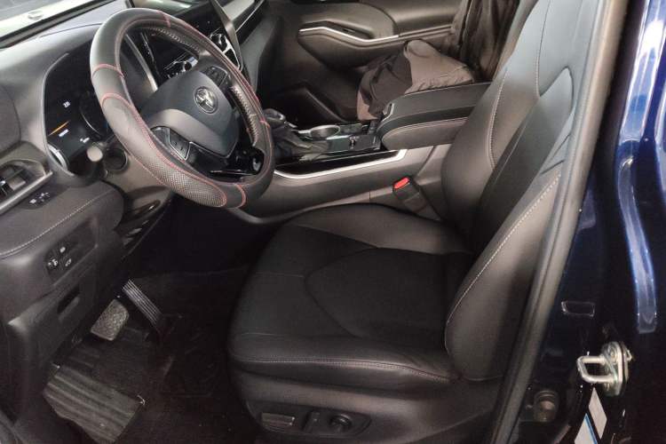 Used Toyota Highlander 2022 Dual-Engine 2.5L Four-Wheel Drive Prestige Version 7 Seats